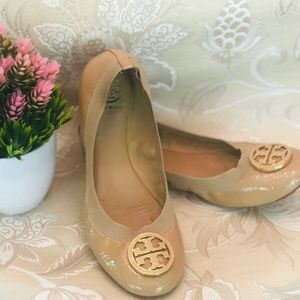 Tory Burch Caroline nude beige pink size 8 beauty